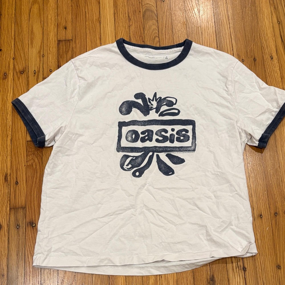 Abercrombie & Fitch White and Black Graphic Tee
